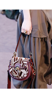 Details Chloé Fall 2018 Ready-to-Wear , Детали коллекции Хлоя осень зима 2018 , Fashion show , неделя моды в Париже , PFW , Paris Fashion Week , Mainstyles